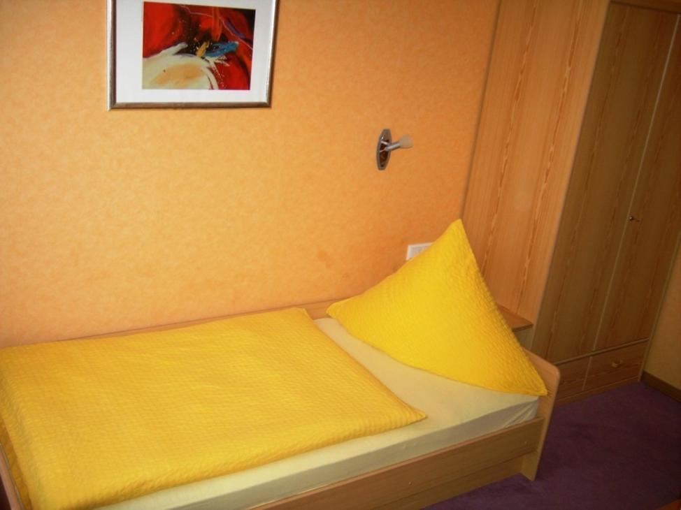 Weinstube Pension Moselbluemchen Zeltingen-Rachtig Exterior foto