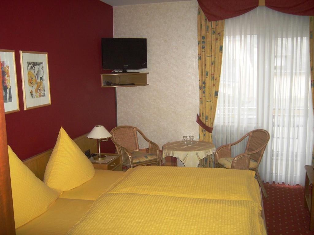 Weinstube Pension Moselbluemchen Zeltingen-Rachtig Quarto foto
